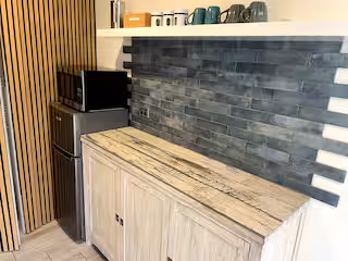Venue & Amenities
