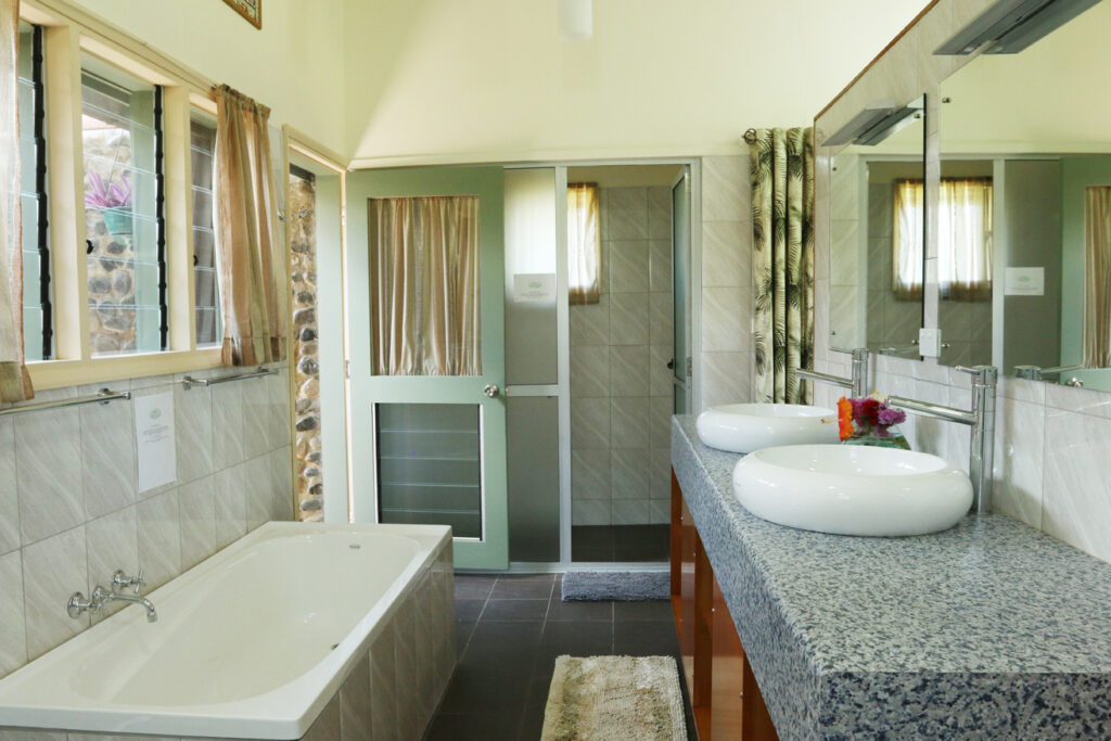 Drevula Heights Yoga and Surf Retreats 8
