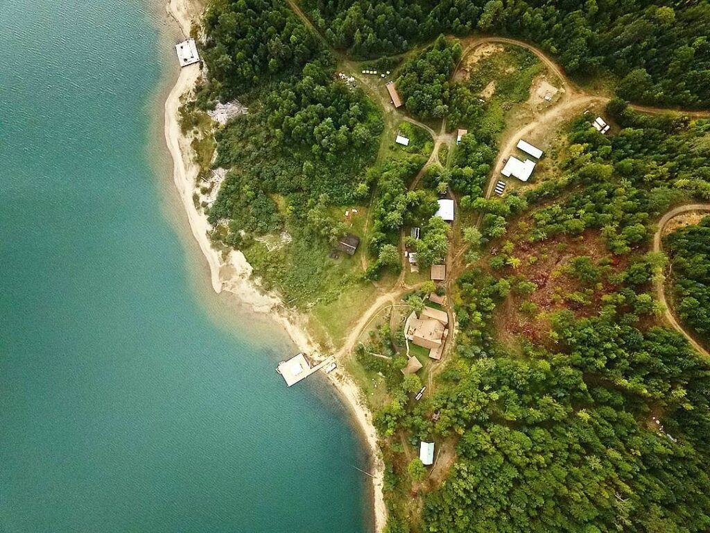 Silvertip Lodge 8