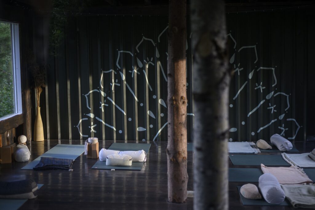 Wanderlust YOGA AS