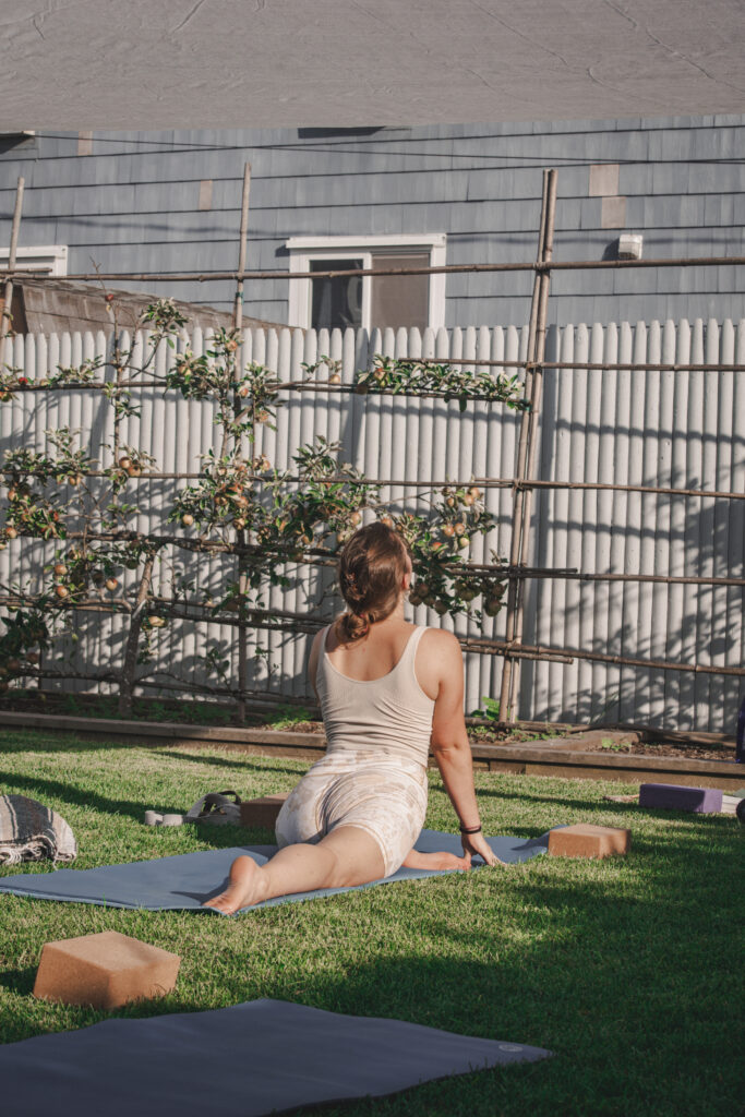 Yoga Dama 4